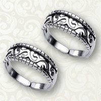 Manglam the Jeweller: Get up to 35% off Silver Toe Rings Orders