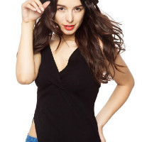 American Swan: STEAL YOUR SIZE: Get Flat 70% off Selected LUCKY SIZE Orders