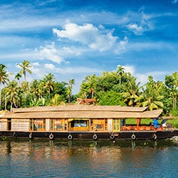 Goomo: From ₹ 19,425 on Romantic Kerala Bookings !
