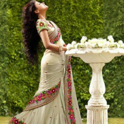 Zipker: HOLI : Upto 50% OFF on Womens Holi Outfits & Dresses